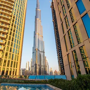 Walk To Mall 2br With Skyline View Pool دبي
